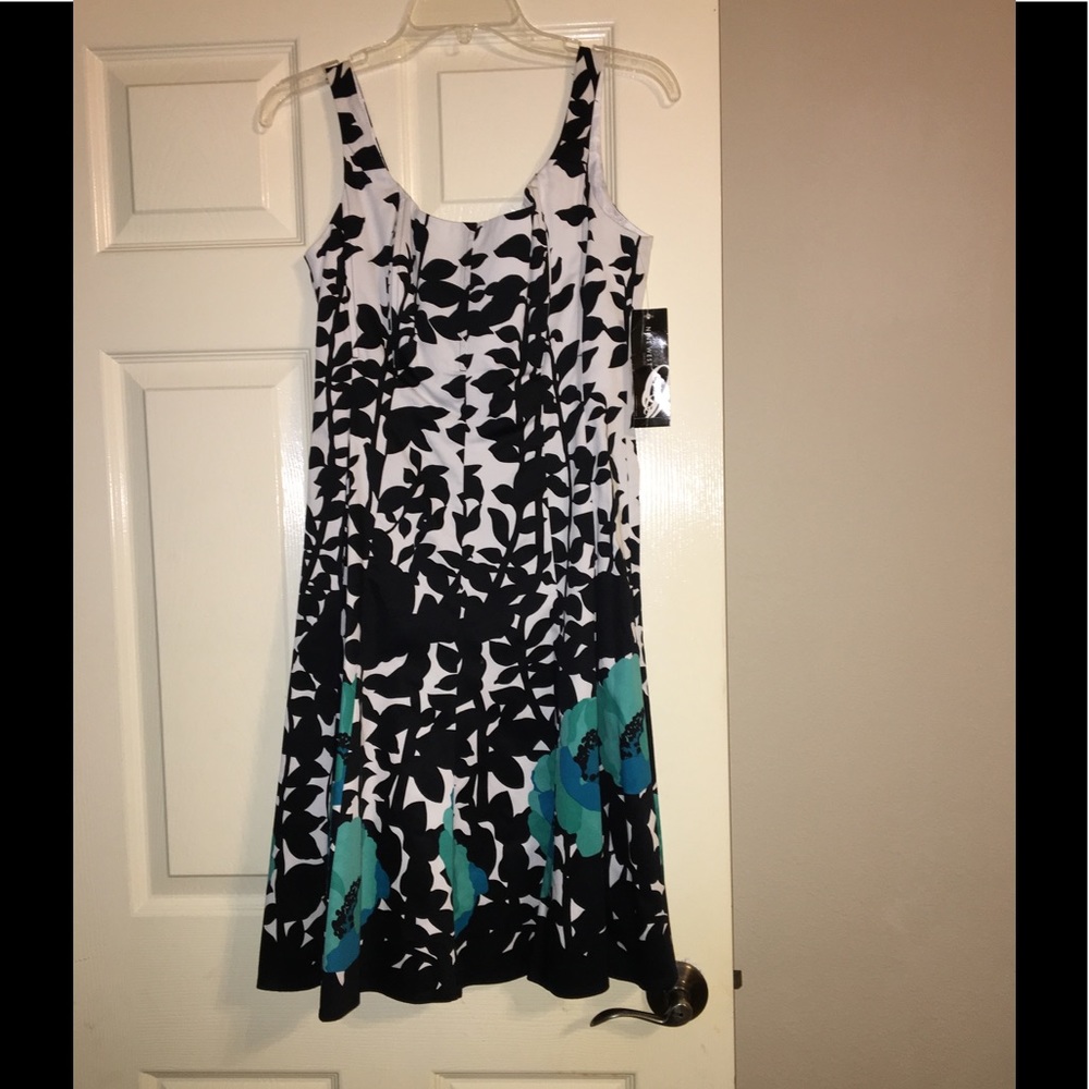 Nine West black white and aqua floral print dress